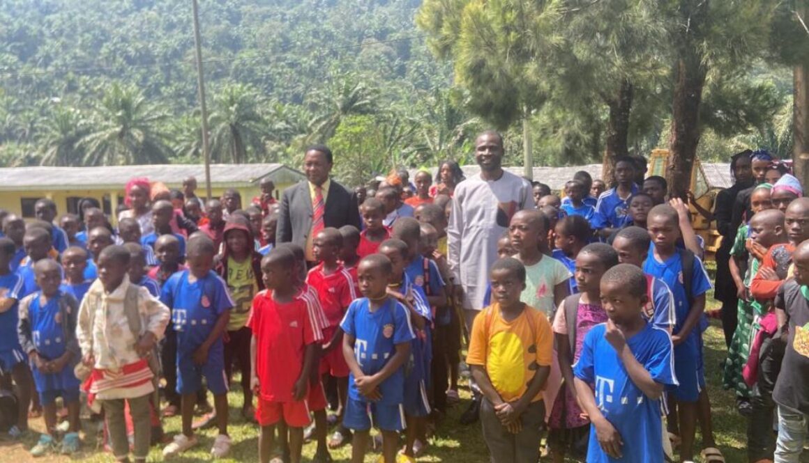 The Lord Mayor together with the D.O for NGIE shared textbooks to all pupils in the Municipality