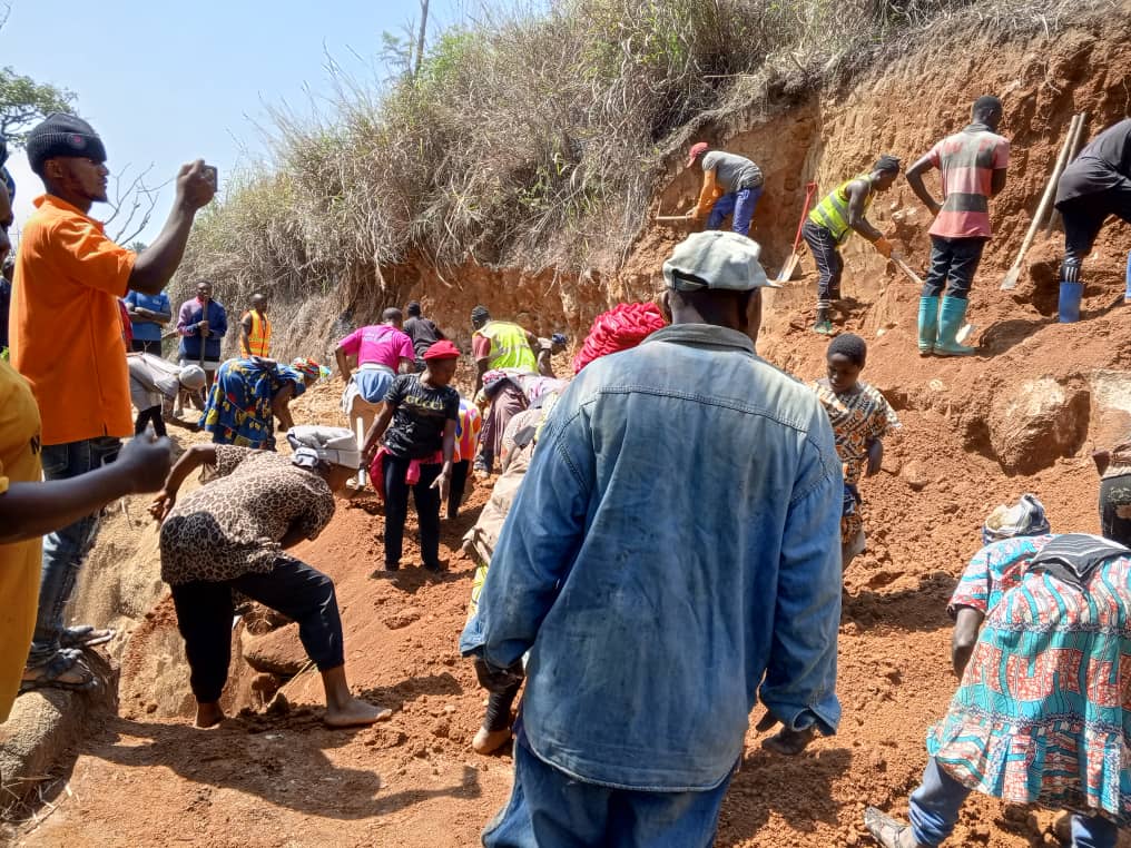 BONANYANG people undertook community work on rehabilitating a section of their Council road that collapsed 01