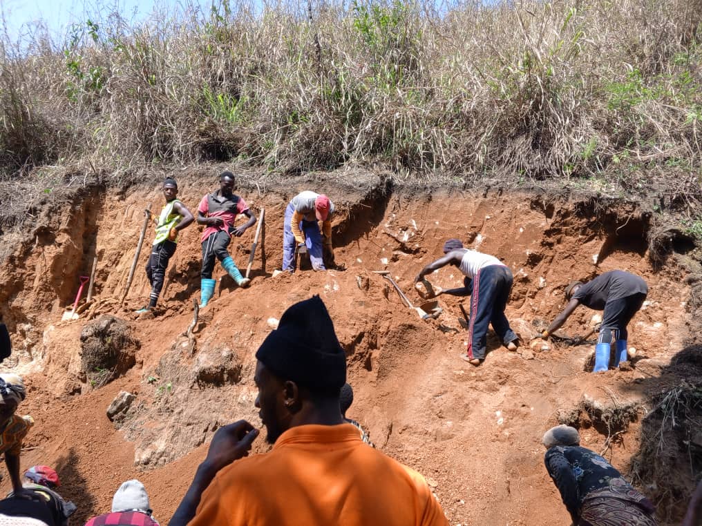 BONANYANG people undertook community work on rehabilitating a section of their Council road that collapsed 03