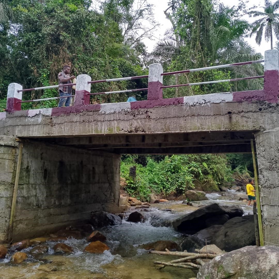 The River Ekeh-Esaw Mengom bridge